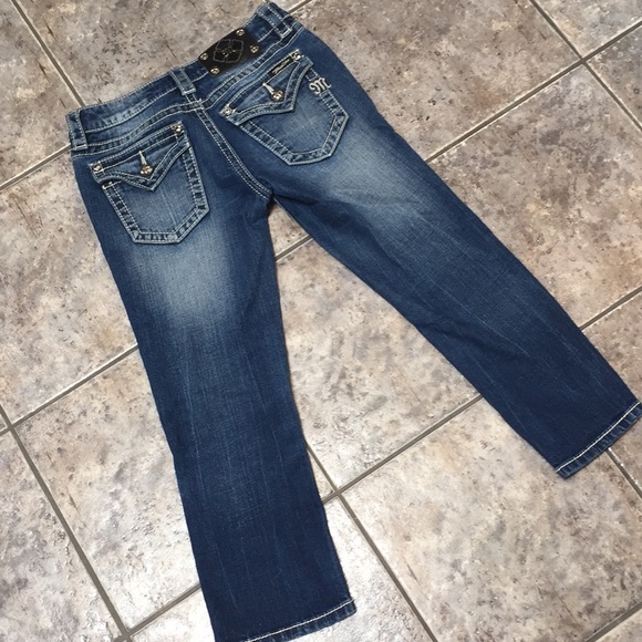 Miss Me Distressed Crop Capris - Picture 1 of 12